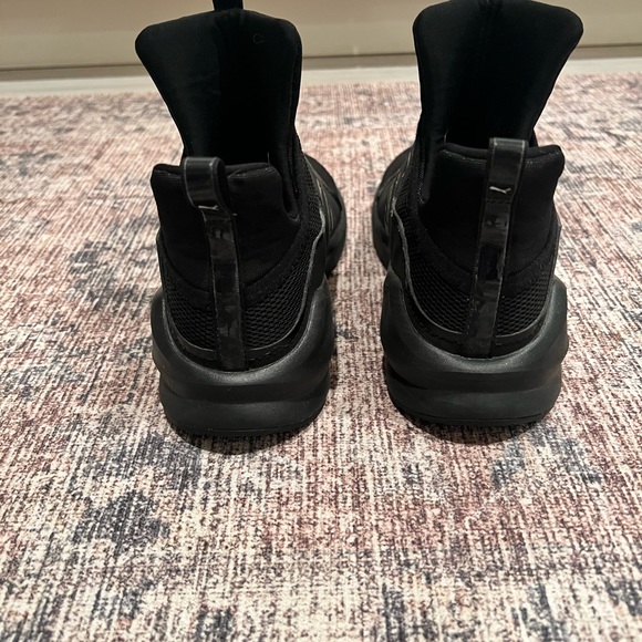 Black slip on sneakers - Picture 5 of 6